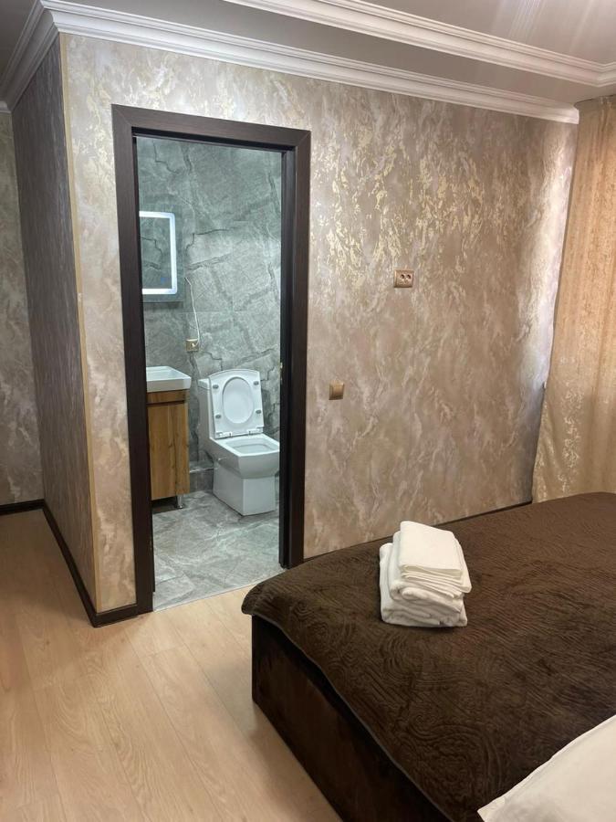 Hotel Lion Алмати Екстер'єр фото