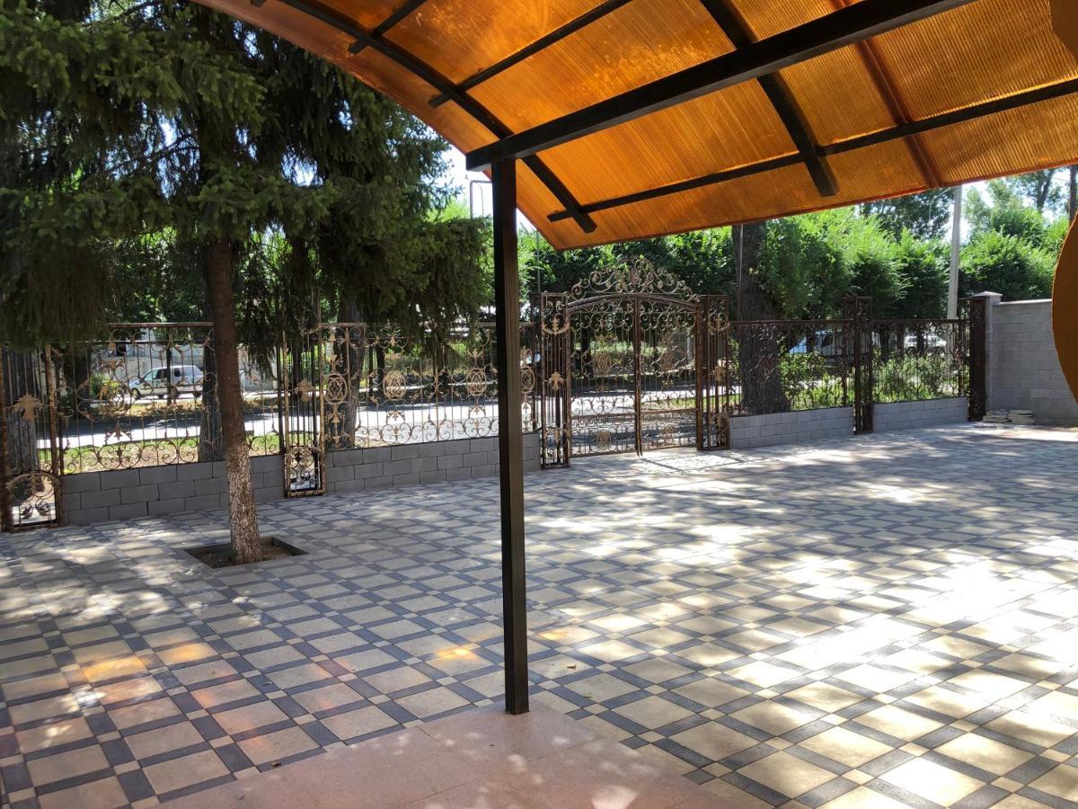 Hotel Lion Алмати Екстер'єр фото