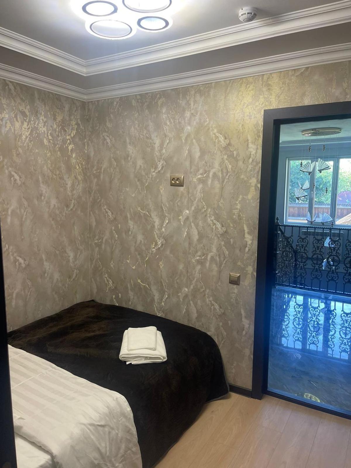 Hotel Lion Алмати Екстер'єр фото