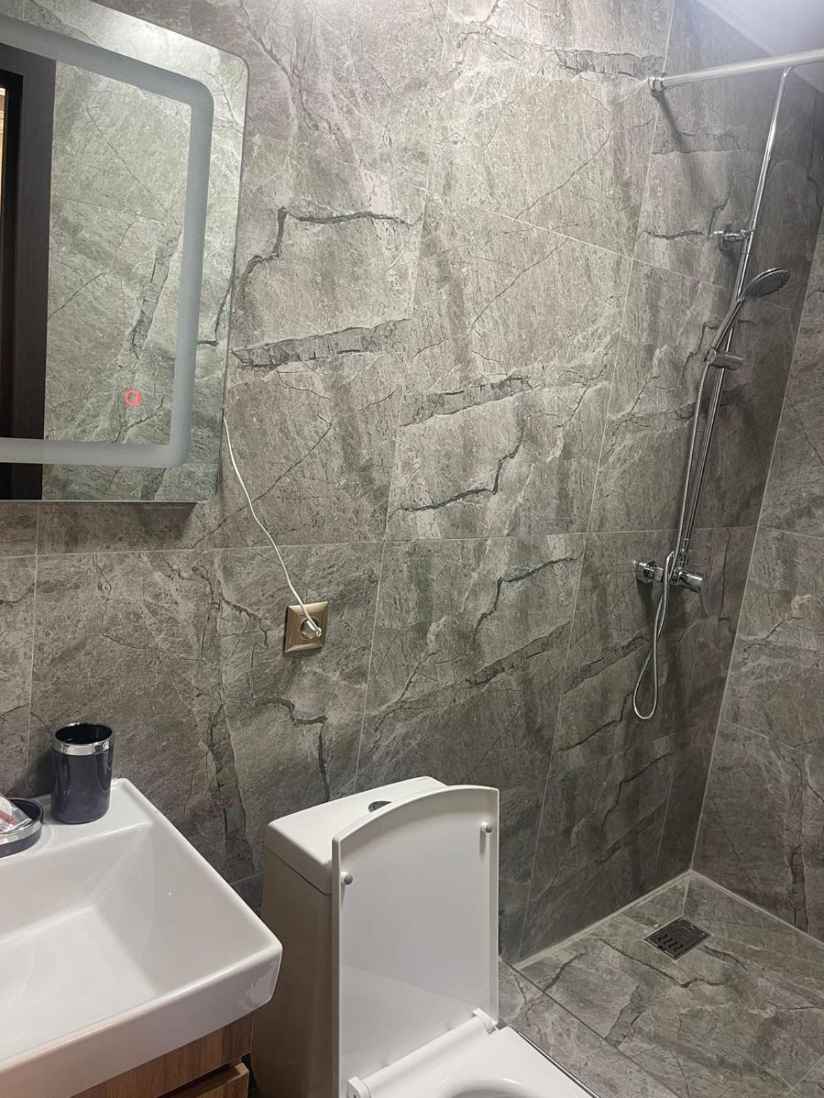 Hotel Lion Алмати Екстер'єр фото