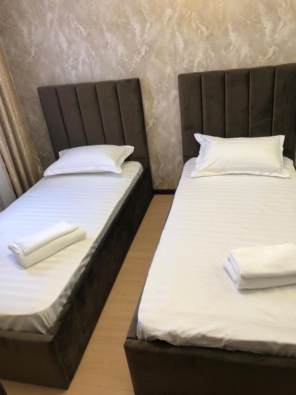 Hotel Lion Алмати Екстер'єр фото